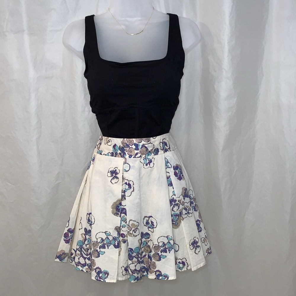 NWOT Large Frenchi Cream / Lavender / Purple / Blue Floral Circle Skirt